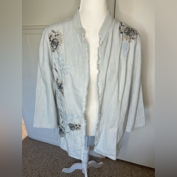 Chico's Gray Cape with Sparkly Shoulder Details size 3 or L - Picture 1 of 12